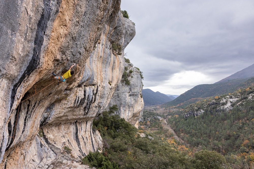 ALEXANDER ROHR RIPETE LA CASTAGNE 9A+ - Up-Climbing