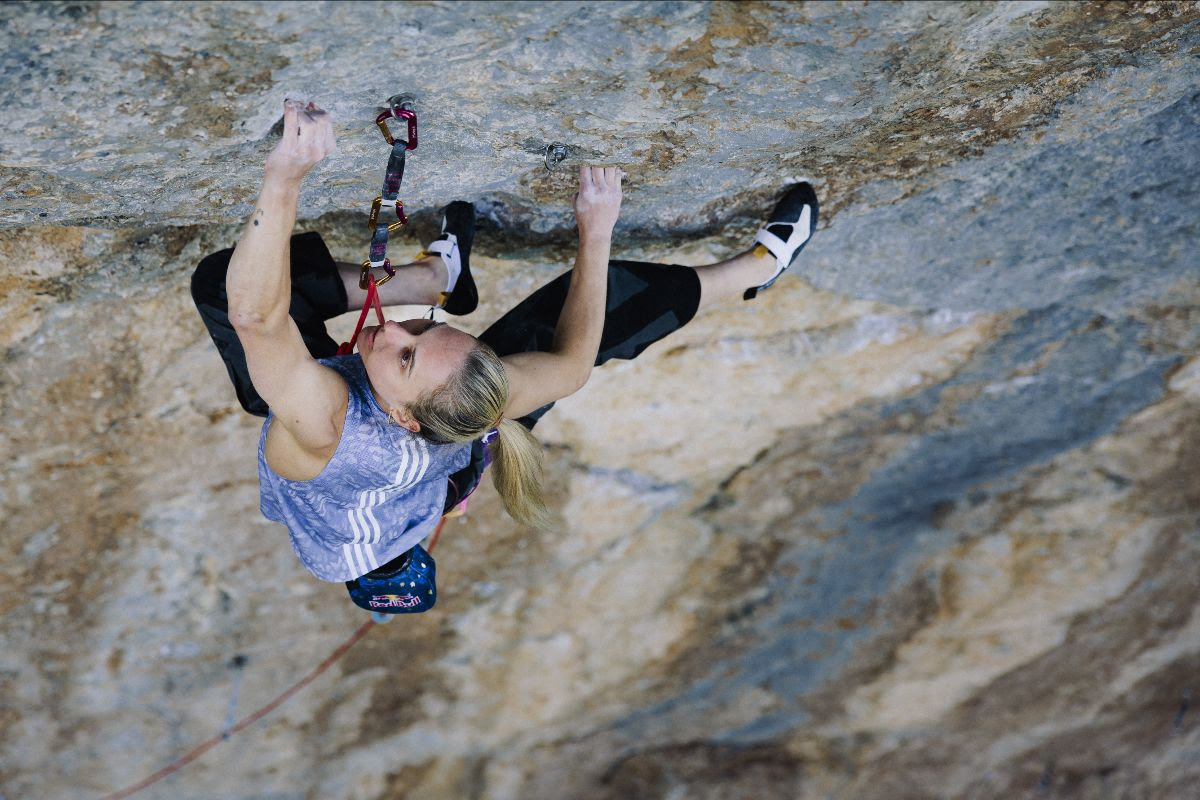 JANJA GARNBRET DA 9B+ CON BIBLIOGRAPHIE!