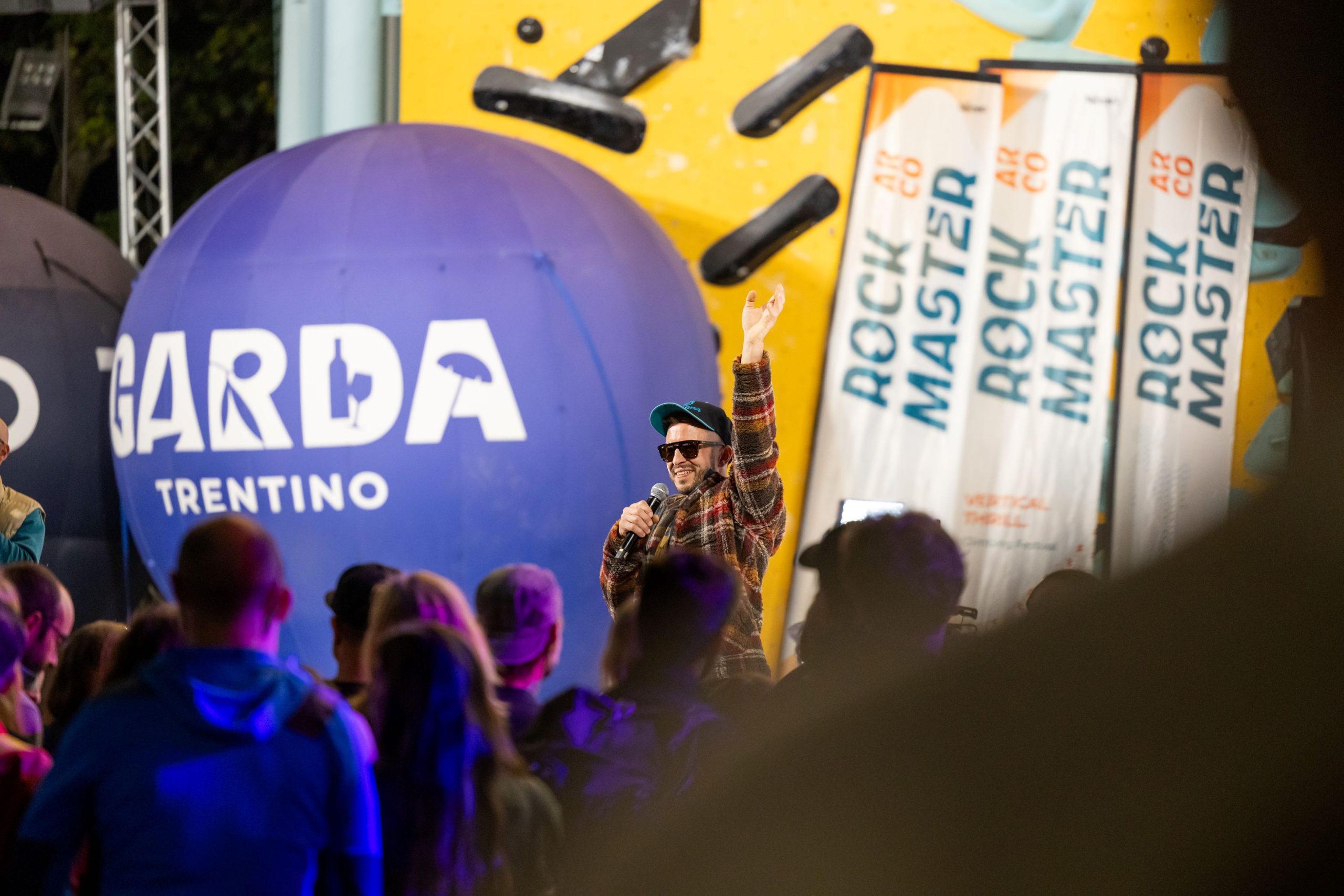QUARANT'ANNI DI ROCK MASTER RACCONTATI DA "THE VOICE" SIMOME RAINA